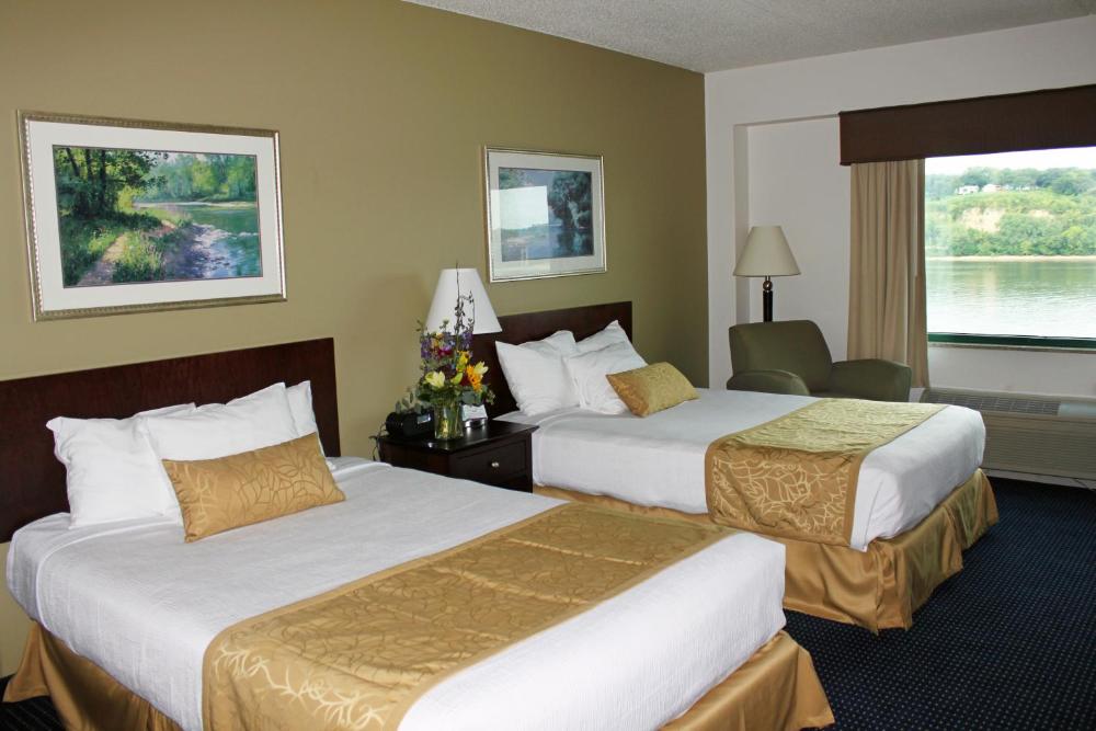 Standard Queen Room interior